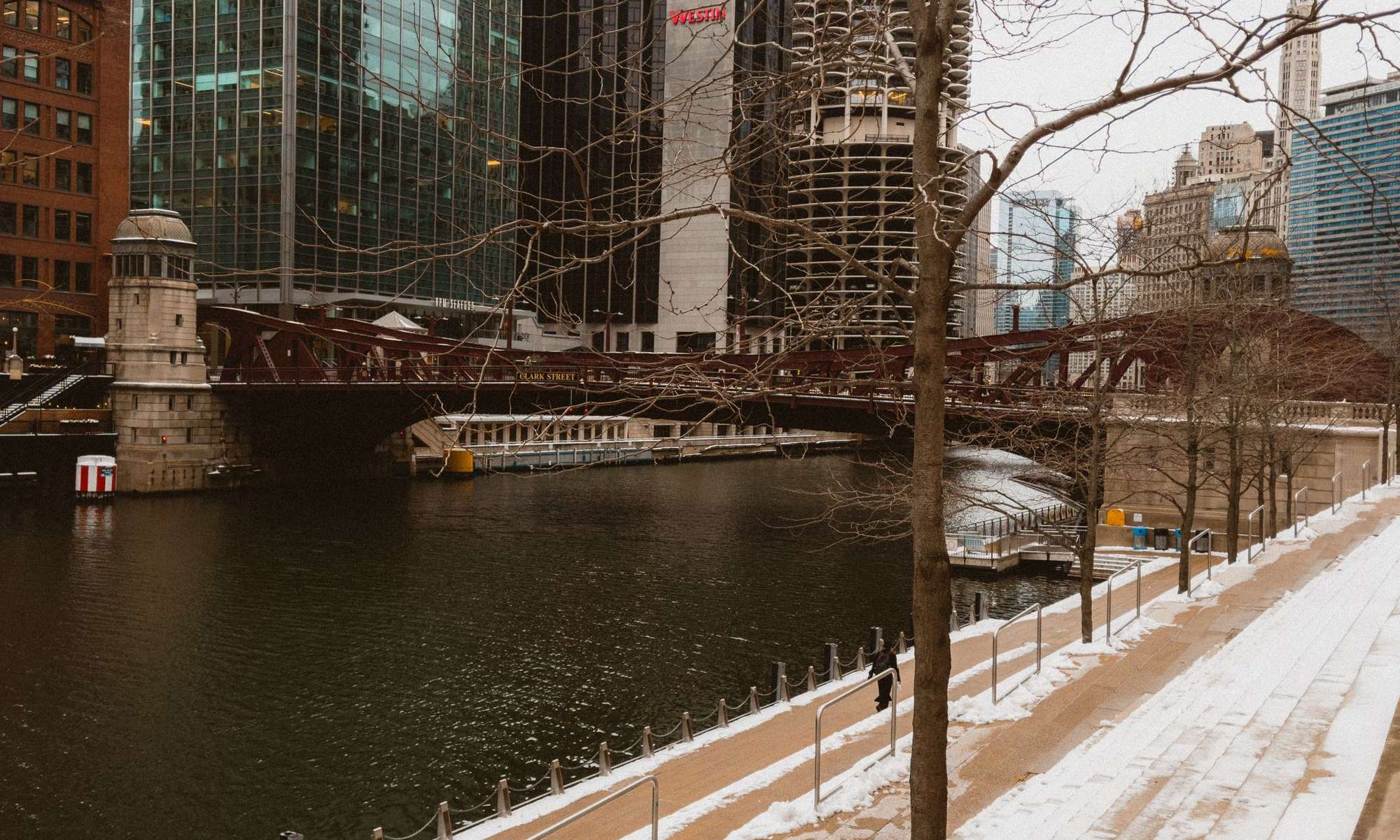 Chicago, seen from the lake and the river